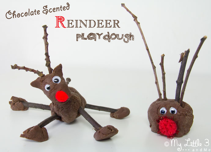 CHOCOLATE SCENTED NO-COOK PLAY DOUGH RECIPE for Christmas reindeer activities and crafts. Easy Christmas sensory play for kids.