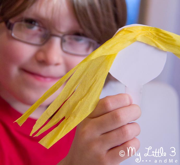 Handprint Angel Tree Toppers - homemade Christmas decorations for kids. (My Little 3 and Me)