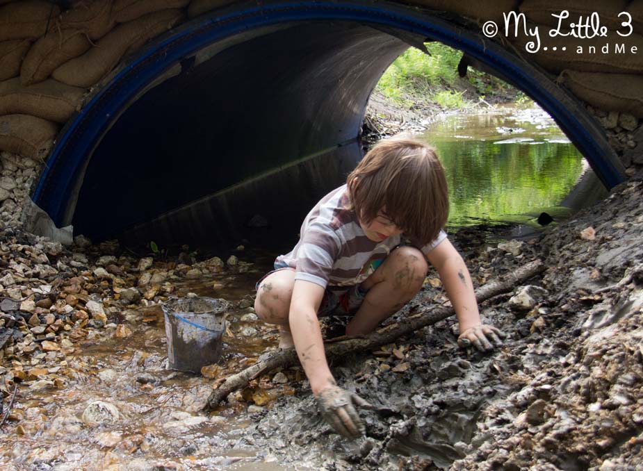 How to make a paper boat. Video tutorial by My Little 3 and Me