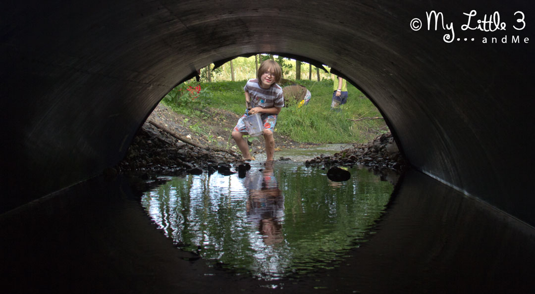 How to make a paper boat. Video tutorial by My Little 3 and Me