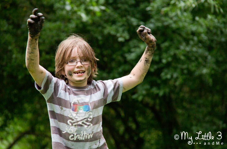 How to make a paper boat. Video tutorial by My Little 3 and Me