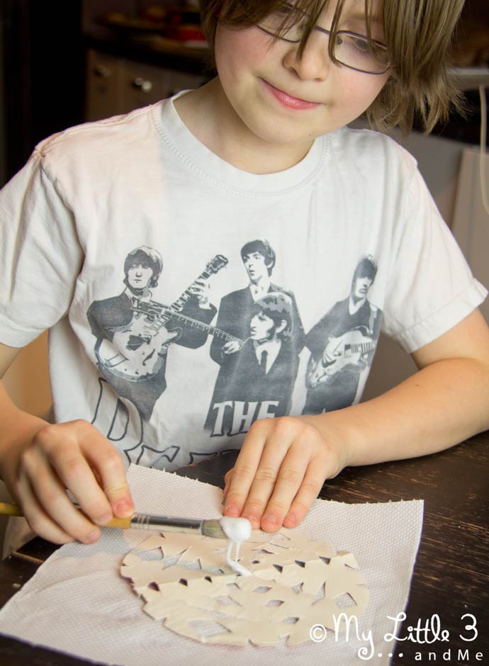 A simple Frosted Snowflake Craft for kids.