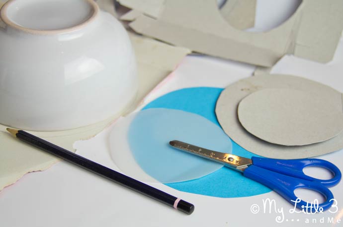 A simple Frosted Snowflake Craft for kids.
