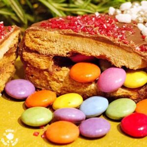 Pinata Gingerbread. A fun Christmas cookie recipe for the children to make, eat and share.