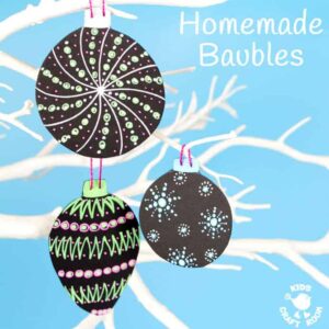 HOMEMADE BAUBLES Make vibrant and gorgeous homemade baubles to hang on your Christmas tree. These DIY Christmas ornaments are a great Posca Pen craft for kids and grown ups. #christmas #ornaments #kidscrafts #christmascrafts #posca #kidscraftroom