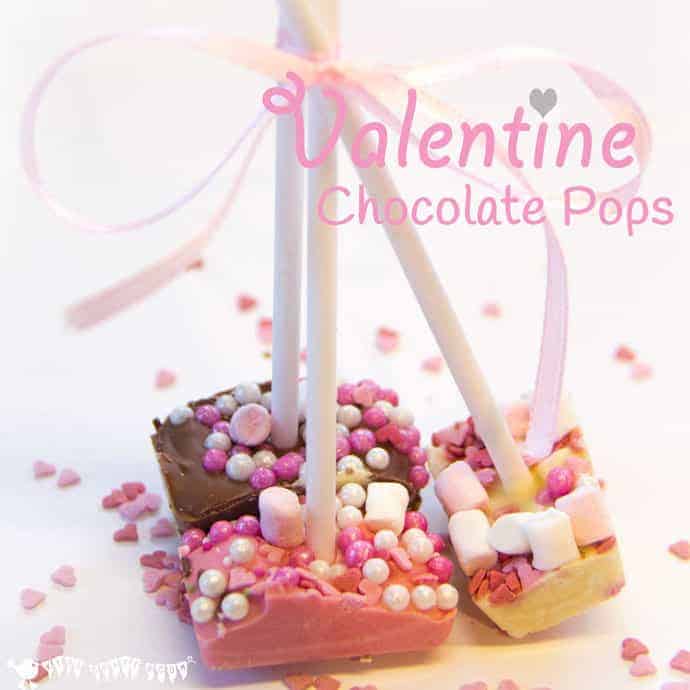 HOMEMADE CHOCOLATE POPSICLES are such a fun way for kids of all ages to get creative in the kitchen. Quick, easy and cheap to make these tasty treats are great for creative play dates or as little gifts for friends.