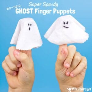 GHOST FINGER PUPPETS - Little fingers are going to wiggle with excitement for these Super Speedy No-Sew Ghost Finger Puppets! They are the perfect last minute Halloween craft. They're great fun for spooky Halloween play or story telling and kids will love popping them on their fingers and playing BOO!