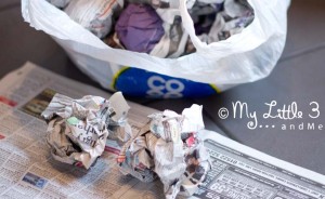 Make GIANT spider decoration for Halloween. Super cute and recycled too! From My Little 3 and Me.