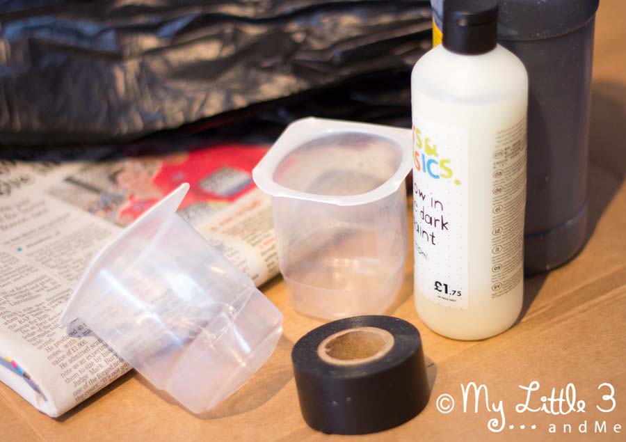 Make GIANT spider decoration for Halloween. Super cute and recycled too! From My Little 3 and Me.