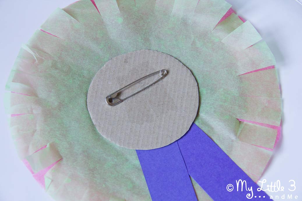 Teacher Appreciation Rosettes, a quick and simple craft to say thank you. From My little 3 and Me