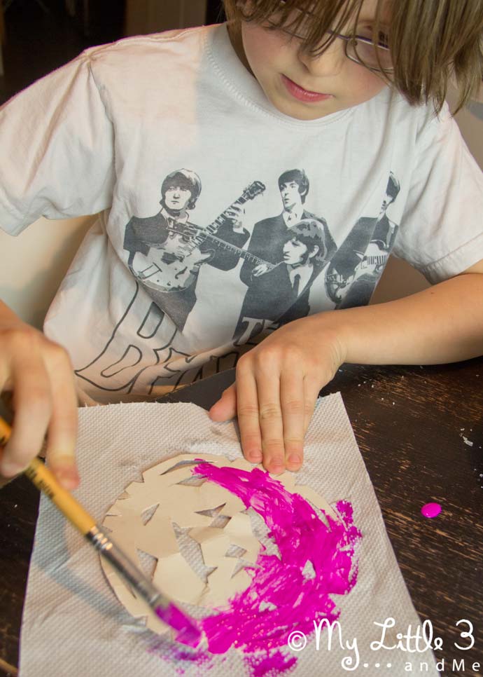 A simple Frosted Snowflake Craft for kids.