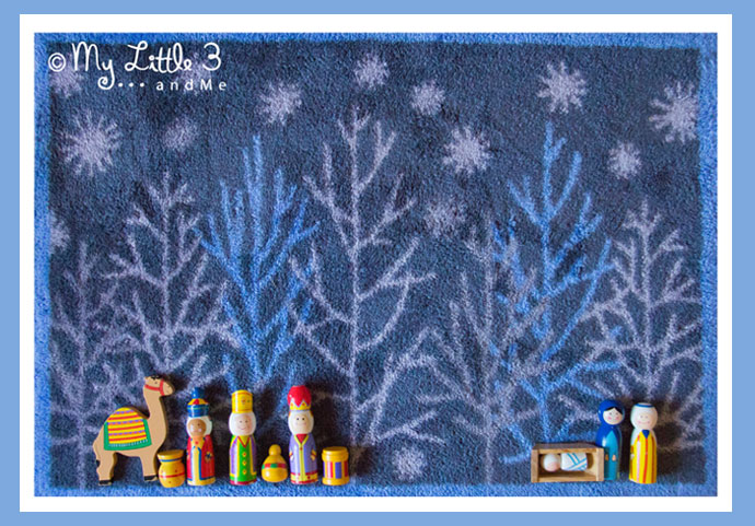 Here's a sneaky behind the scenes peep at our Christmas hearth decorations. I've kept it very simple this year with a few of the children's homemade decorations a beautiful festive Turtle Mat.